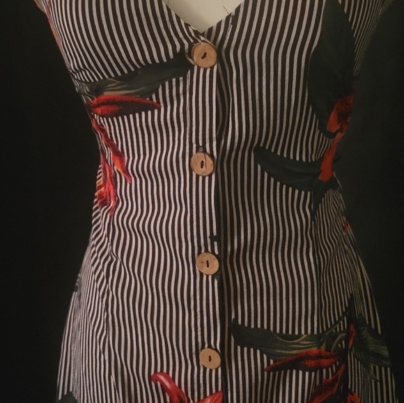 Lady's summer dress..id#011 - Picture 2 of 6